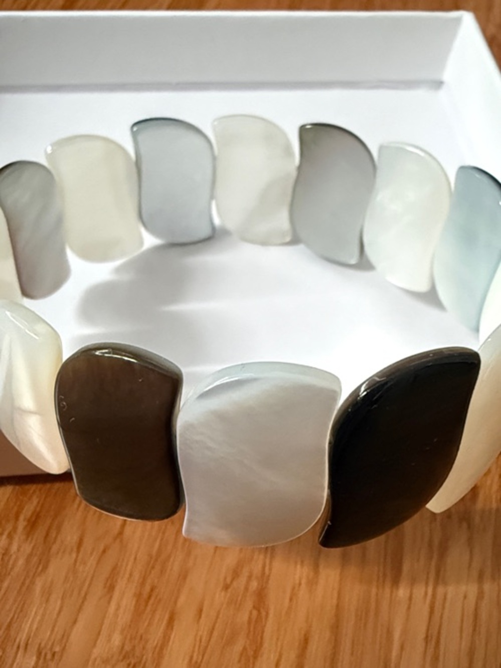 Shell Link Stretch Bracelet - White and Black